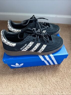 Adidas Kids Black spezial with Leopard-Print Trim